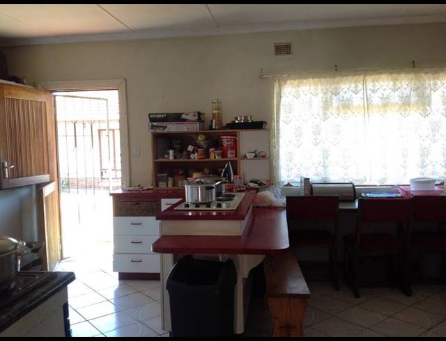 4 BEDROOM HOUSE FOR SALE IN WOODLANDS